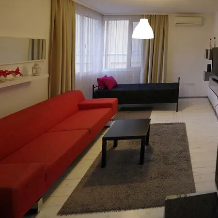 Апартамент Централ-Топ Център,Ул.Генерал Радецки 17,За 6 Души. Apartament