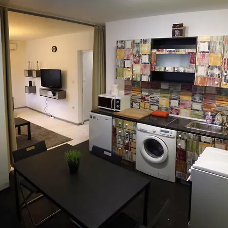 Apartament Апартамент Централ-Топ Център,Ул.Генерал Радецки 17,За 6 Души. *